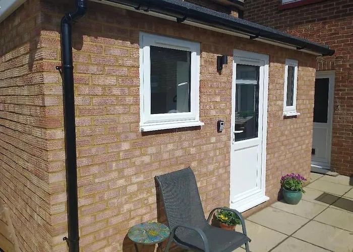 Cosy Garden Studio Room Minimum Two Night Booking